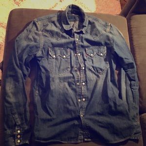 Men’s Levi sawtooth button sweatshirt medium